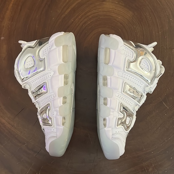 W Nike Air More Uptempo (limited edition) collectors - Picture 5 of 15